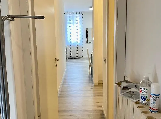 La Piazzetta * コマッキオ